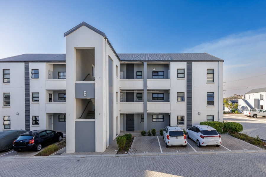 2 Bedroom Property for Sale in Aan de Wijnlanden Western Cape